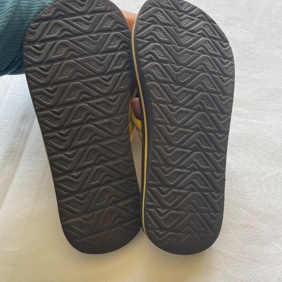 Reef Construction Truck Flip Flop Sandals size 11/12 - Picture 8 of 8